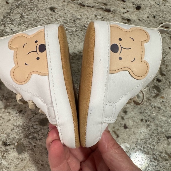 Disney Baby Winnie the Pooh Baby Shoes 3-6 months - Picture 7 of 10